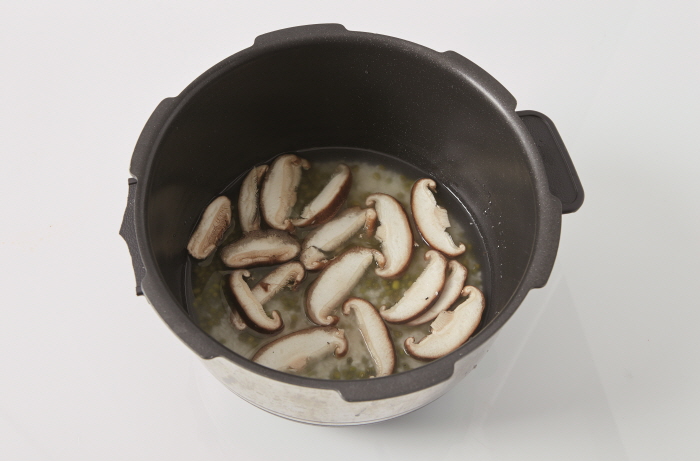 머위순녹두밥 머위순녹두밥