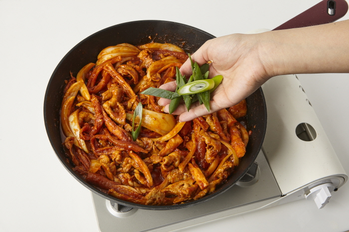 더덕장아찌 돼지고기 주물럭 더덕장아찌 돼지고기 주물럭