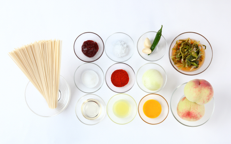 복숭아 열무김치 비빔소면 복숭아 열무김치 비빔소면