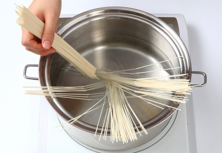 복숭아 열무김치 비빔소면 복숭아 열무김치 비빔소면